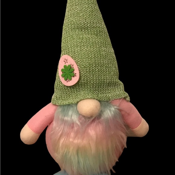 This gnome reminds me of rainbow that’s what I call it ❤️ - Picture 5 of 5